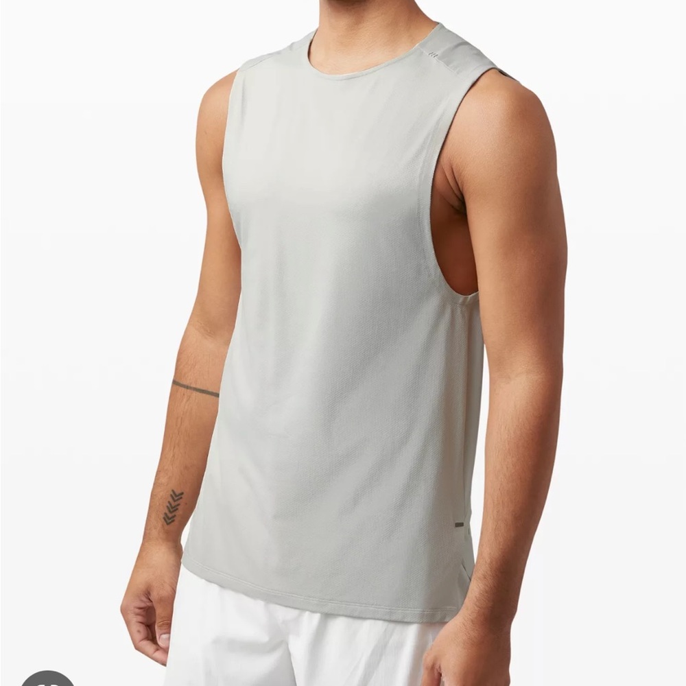 New with tags Lululemon Pulse Motivational SL tank. XL